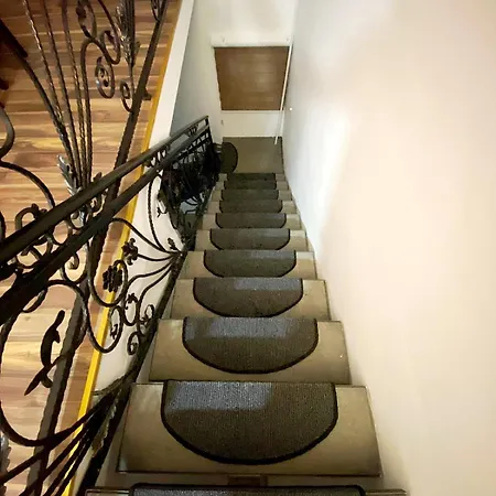 Apartament New Modern Duplex With Free Parking *