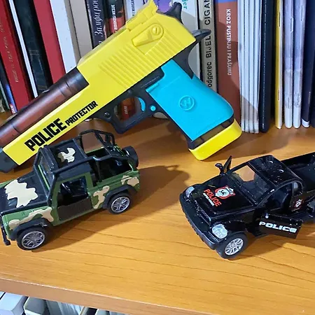 New Modern Duplex With Free Parking *