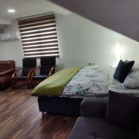 New Modern Duplex With Free Parking